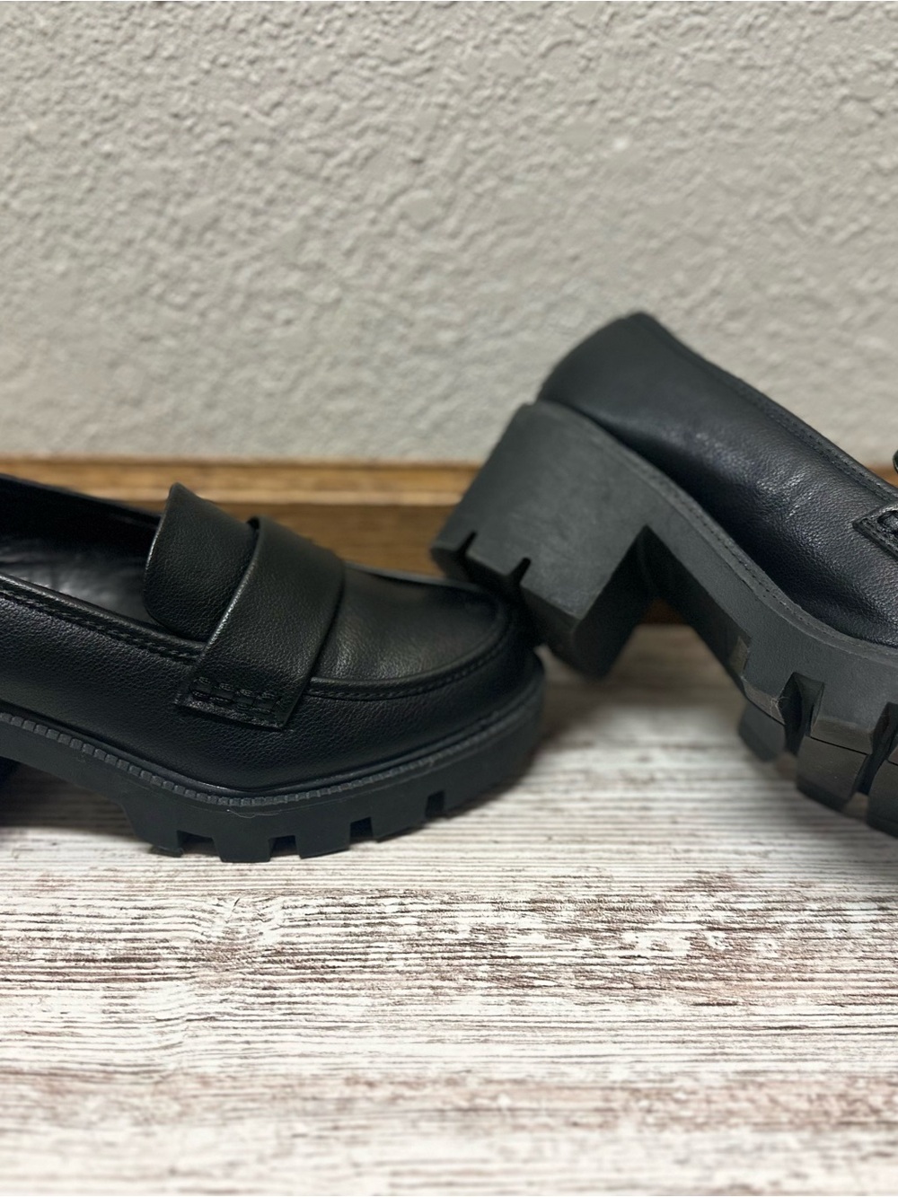 DV by Dolce Vita Black Leather Lug Sole Block Heel Loafers - Picture 3 of 6